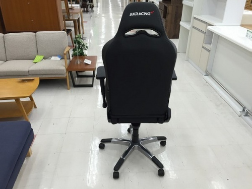 アームチェアのゲーミングチェア