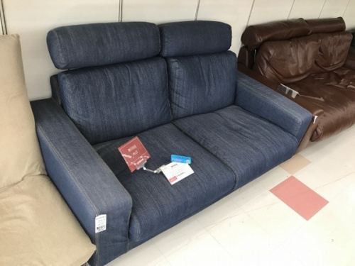 ソファのテーブル