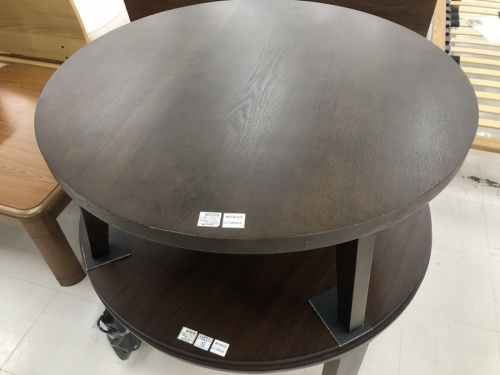 テーブルの冬物家電