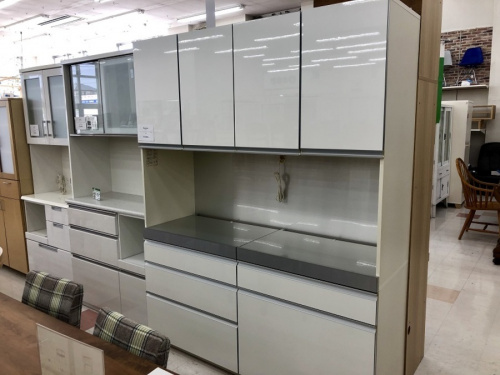 ダイニングセットのソファー