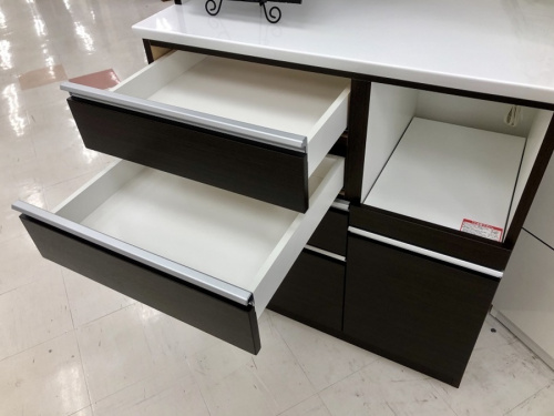 カップボードのニトリ