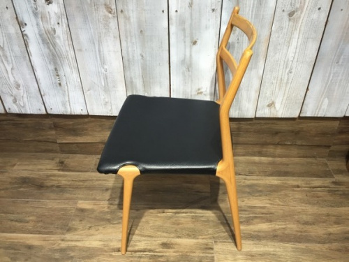 天童木工のダイニングチェア