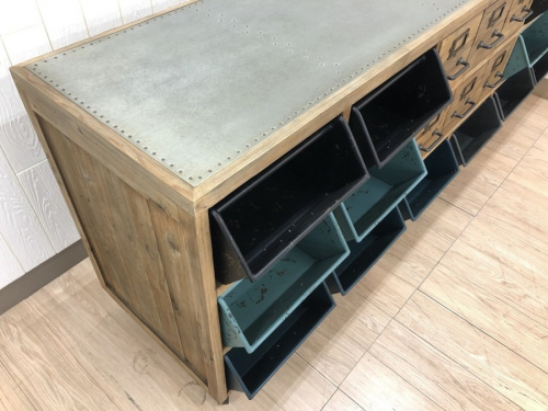 キャビネットの特選家具