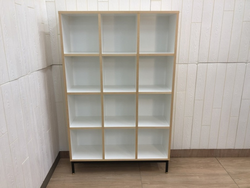 中古家具の本棚