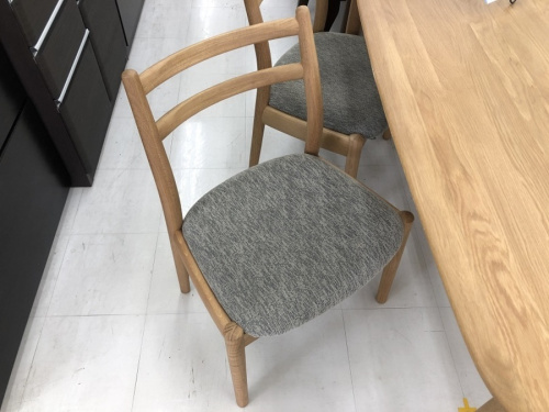 中古家具のダイニングセット