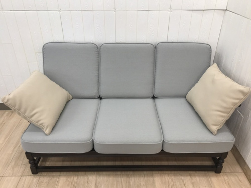 中古家具のソファ