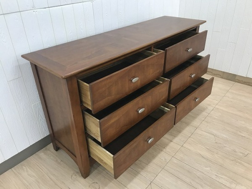 チェストの収納家具