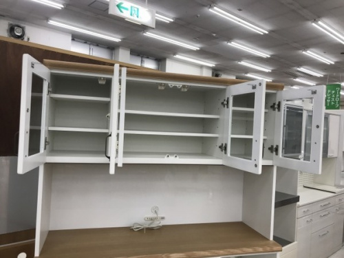 中古家具のキッチンボード