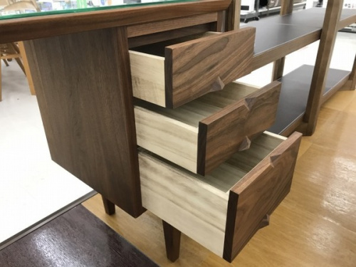 大塚家具のデスク
