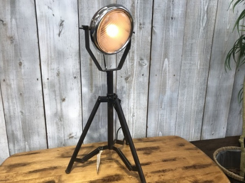 中古家具のインダストリアル