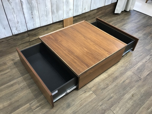 アクタスのローテーブル