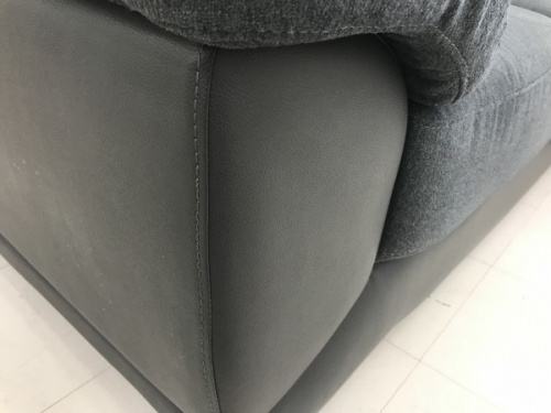 ソファーのウォール