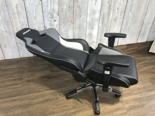 ゲーミングチェアのDXRACER