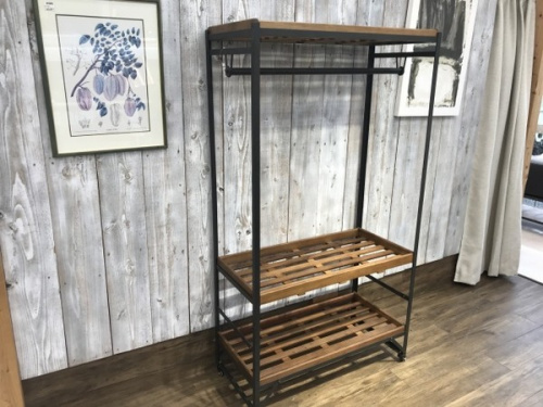 中古家具のインダストリアル