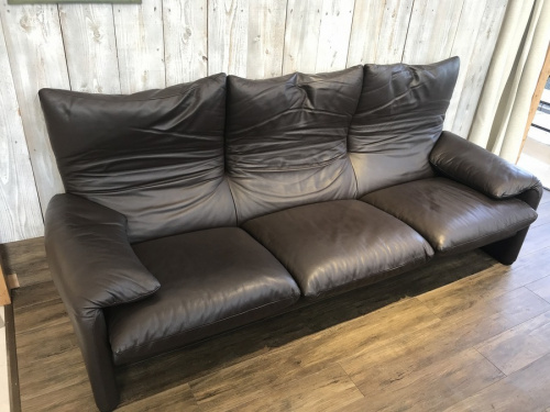 ソファーのCASSINA