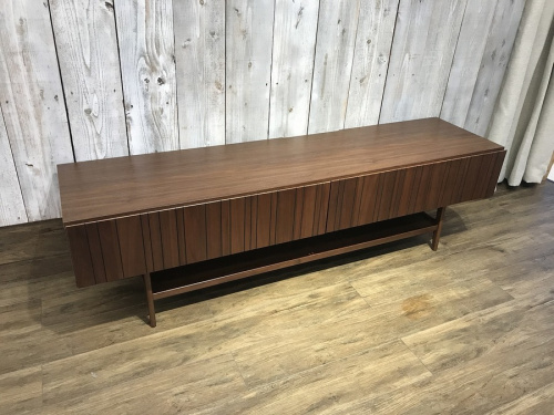 中古家具のサイドボード