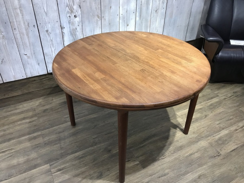 ダイニングテーブル　中古の北欧インテリア