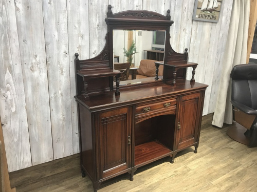 中古家具のサイドボード