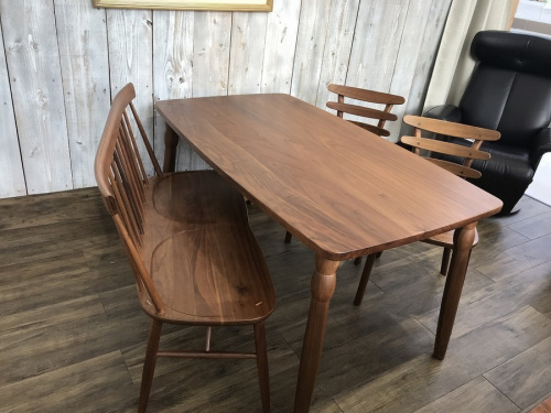 中古家具　千葉のダイニングテーブル　中古