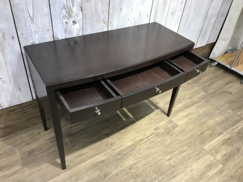 机 中古のコンソールテーブル