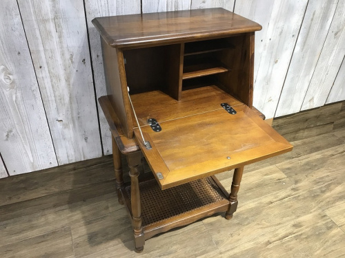 中古家具　千葉のカリモク　中古