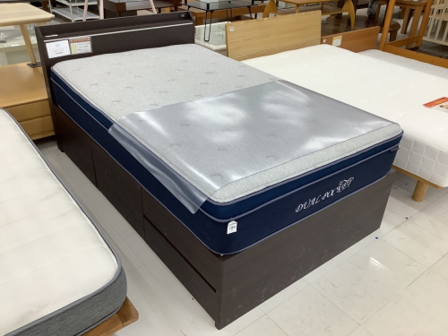 ベッドのセミダブルベッド