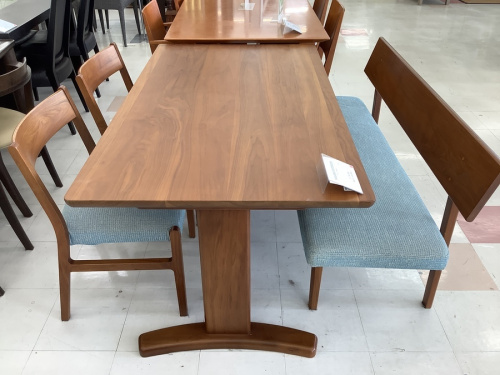 中古家具のダイニングセット