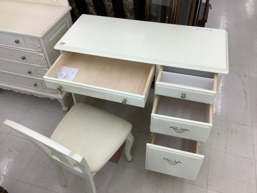 東海家具のイス1脚付