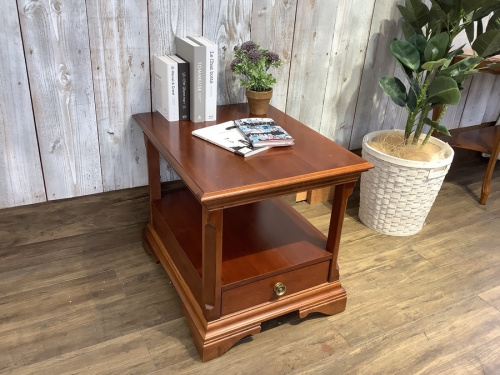 中古　サイドテーブルのアメリカンビンテージ家具
