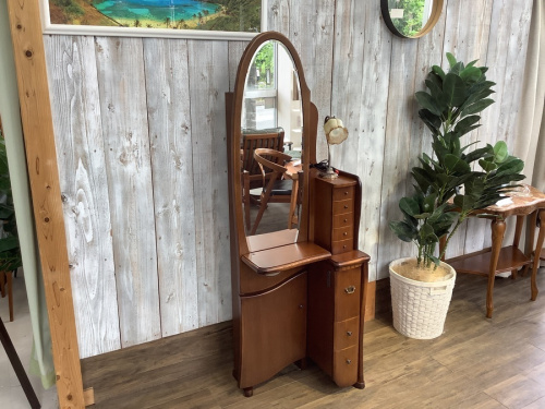 ROYALWOOD　中古のドレッサー　中古