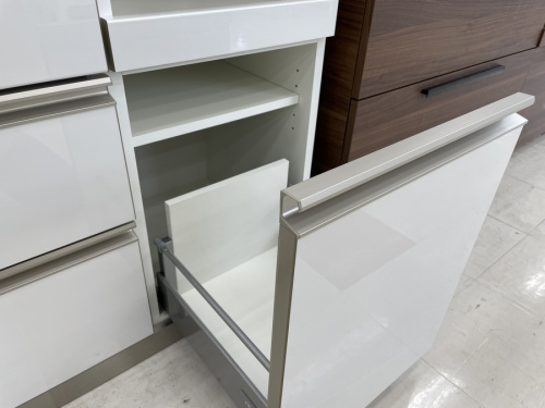 中古　キッチンカウンターの食器棚