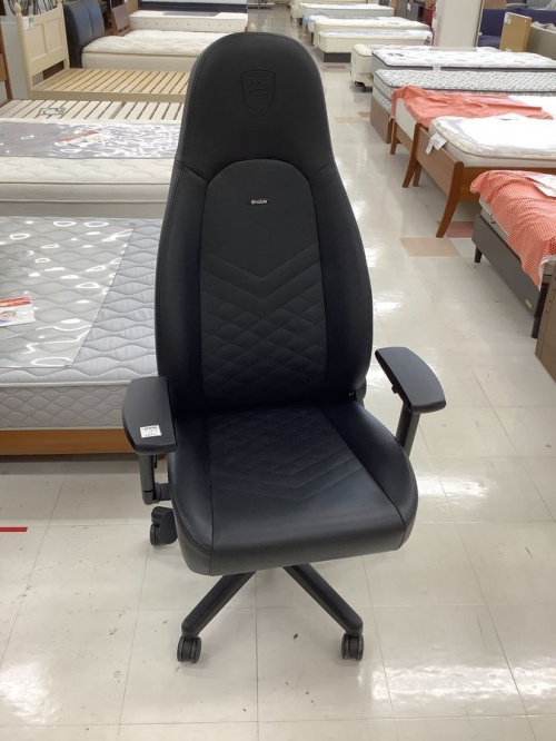 イスのゲーミングチェア
