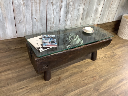 中古家具の丸太テーブル