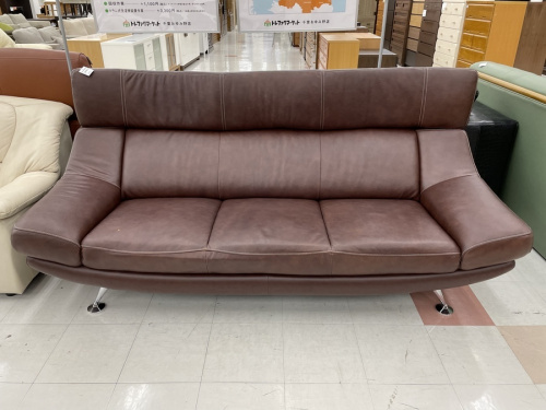 中古家具のレザーソファ