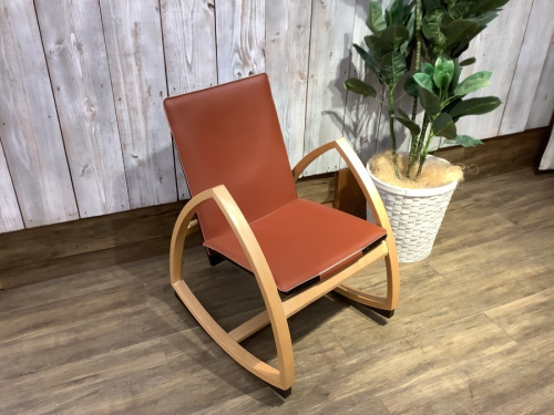 中古家具のロッキングチェア