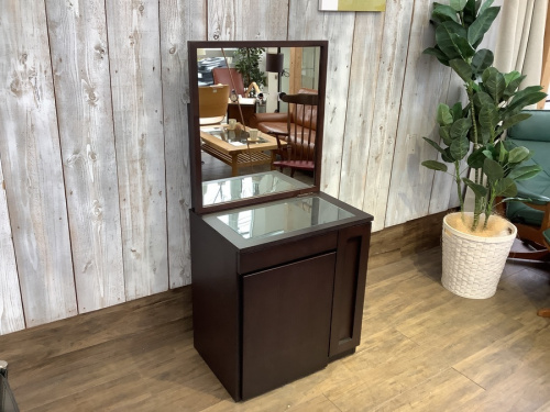 大塚家具のドレッサー