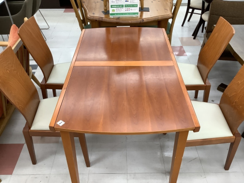 ダイニング5点セットのCALLIGARIS