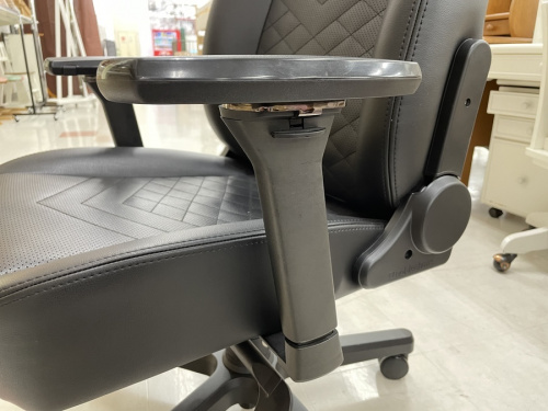 noblechairs