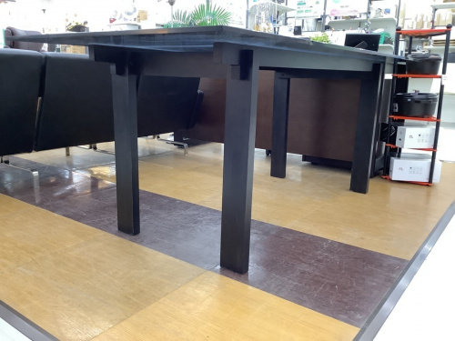 ダイニングテーブル