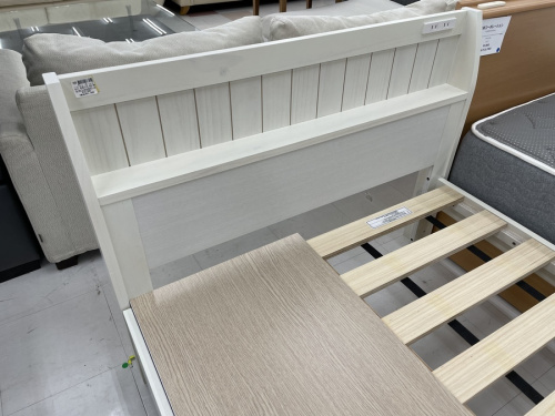 特選家具のニトリ