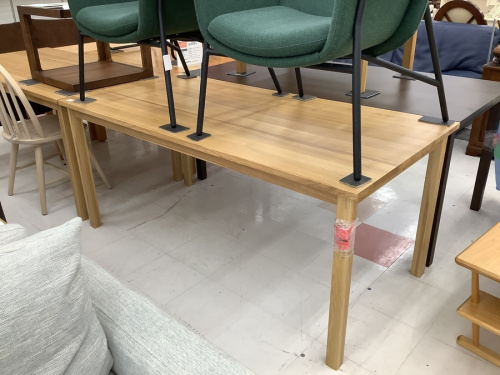 新入荷のダイニングセット