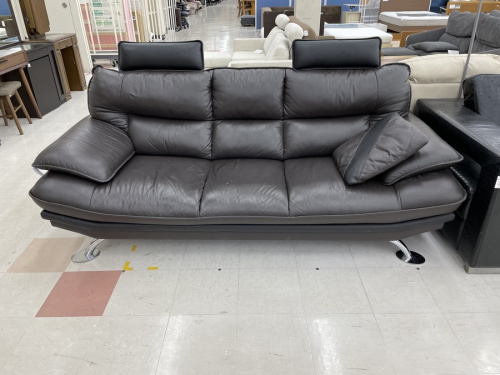 中古家具のソファ
