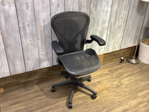 中古家具のアーロンチェア