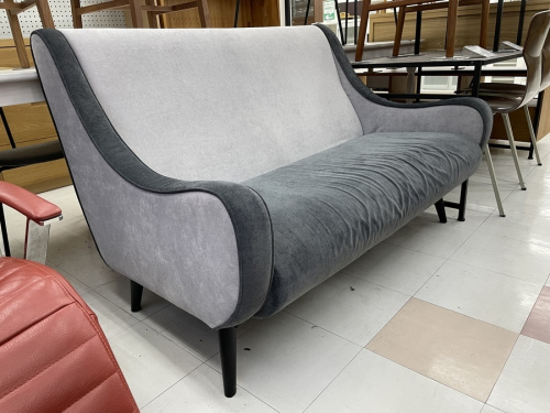中古家具のソファ