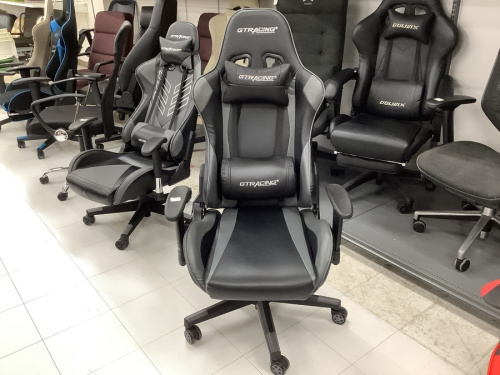 ゲーミングデスク ニトリのワークチェア