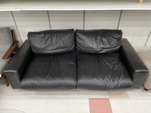 中古家具のソファ
