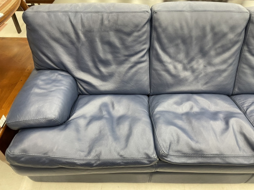 中古家具のソファ