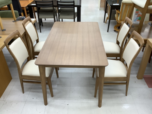 ダイニング5点セットのニトリ