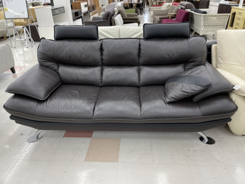 中古家具のソファ