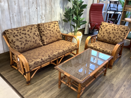 ラタンソファのソファ
